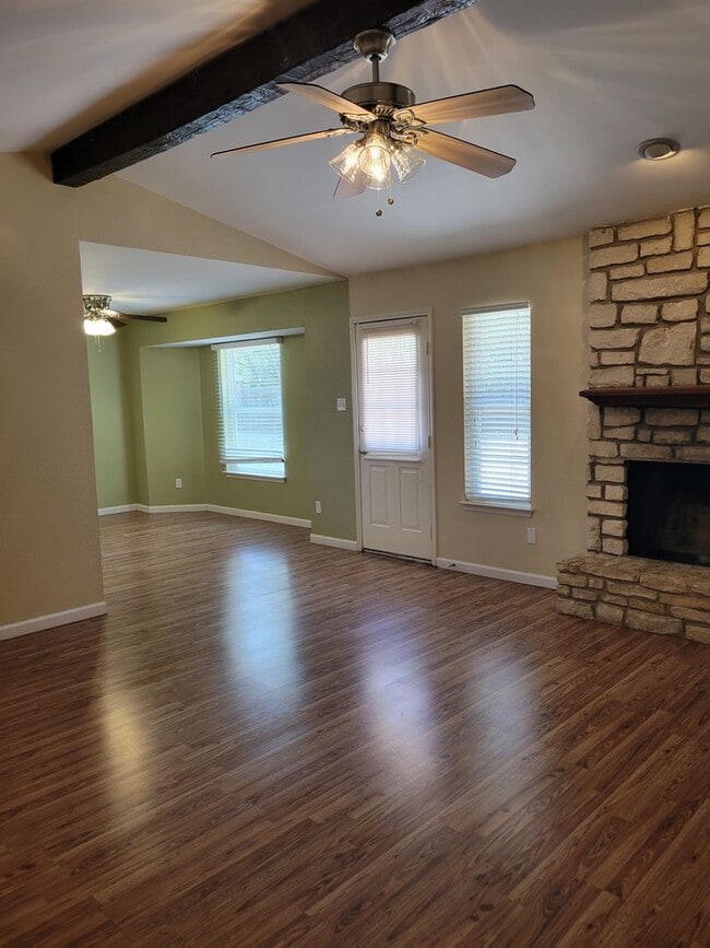 Building Photo - 3BD/2BA Home close to shopping and Ft. Hood in Harker Heights!