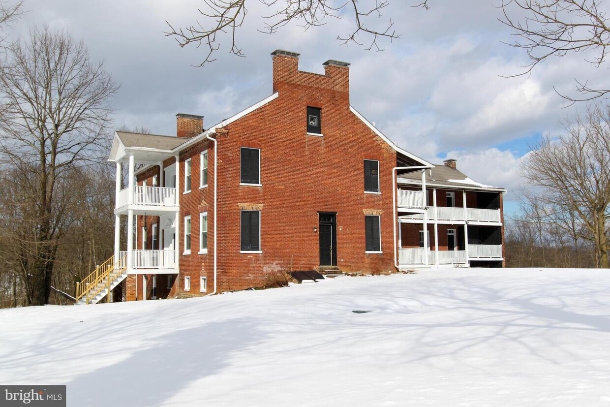 2919 Hammonds Mill Rd, Hedgesville, WV 25427 House Rental in