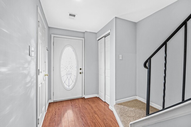 Building Photo - Beautiful Townhome in West Chester!