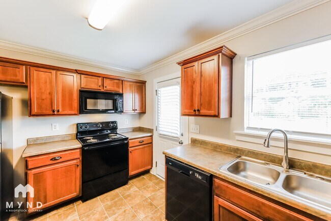 Foto del edificio - 196 Rossburg Dr