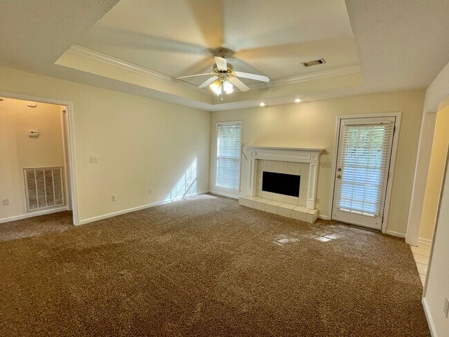 Foto del edificio - 4 Bedrooms in Eastern Oaks