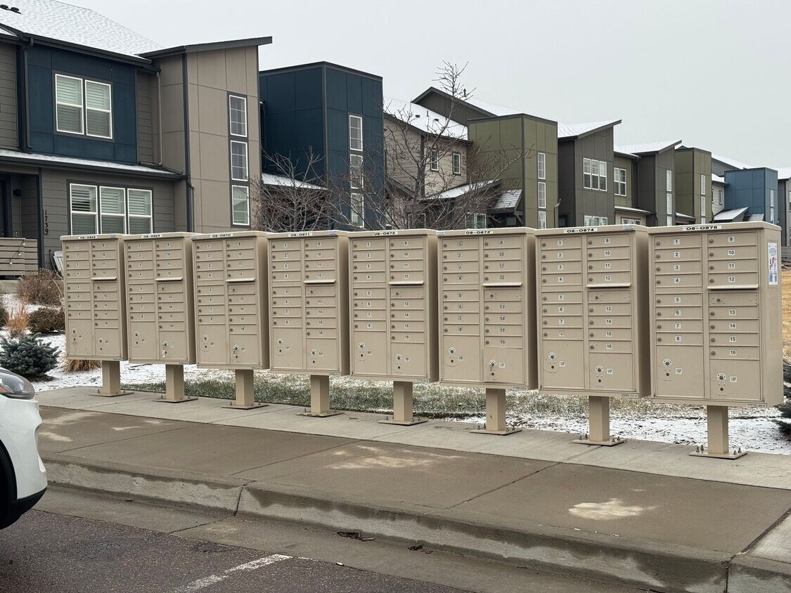 Foto del edificio - Like new Townhome in the best Location!