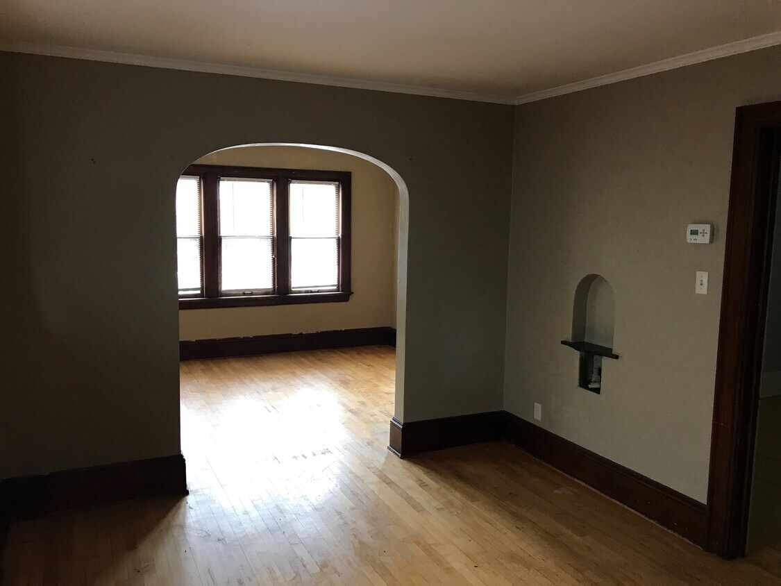 Foto del edificio - 1428 S 79th St - Duplex