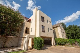 Building Photo - 712 Graham Pl