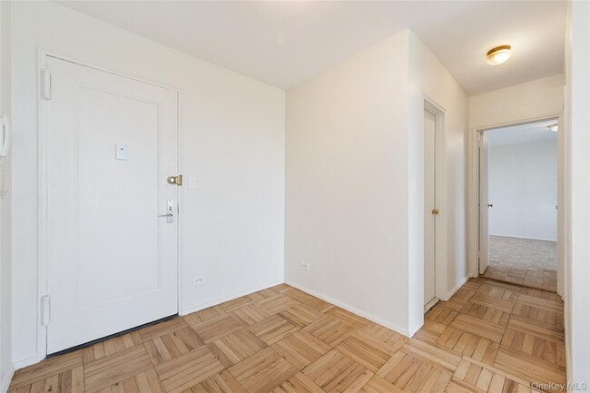 Building Photo - 5355 Henry Hudson Pkwy W
