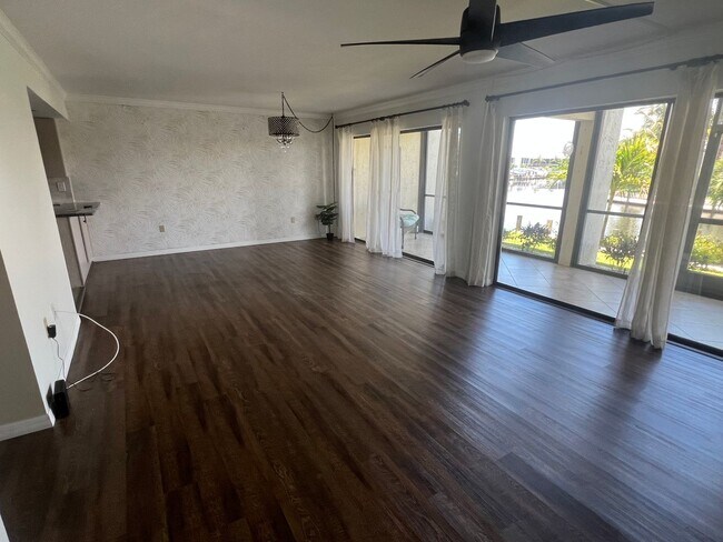Building Photo - 1433 Mediterranean Dr