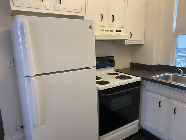 Foto del edificio - 2800 N Pine Grove Ave