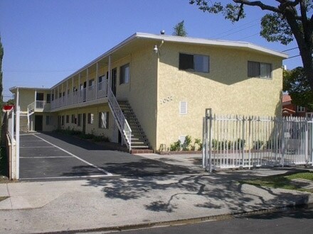 Primary Photo - 1002 N. Lakme Ave.