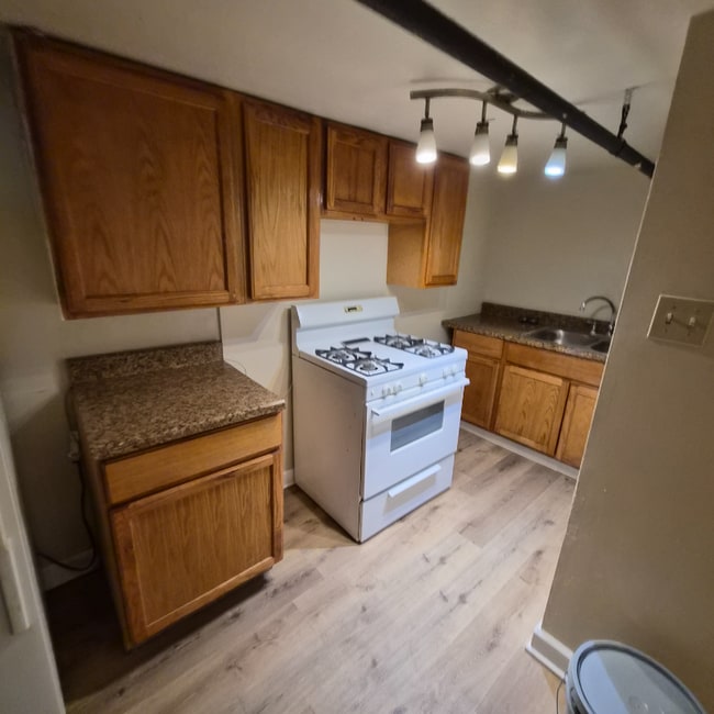 Building Photo - 7541 S Langley Ave