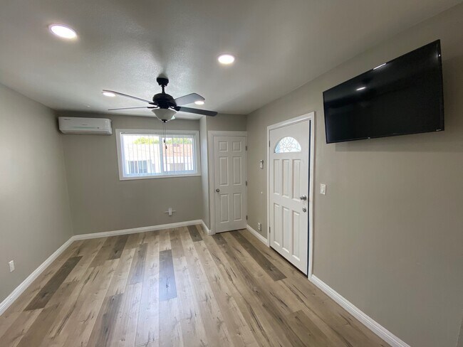 Foto del edificio - 3574 E 56th St