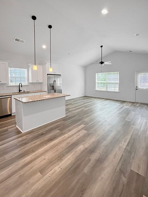 Building Photo - 2633 Hemphill St