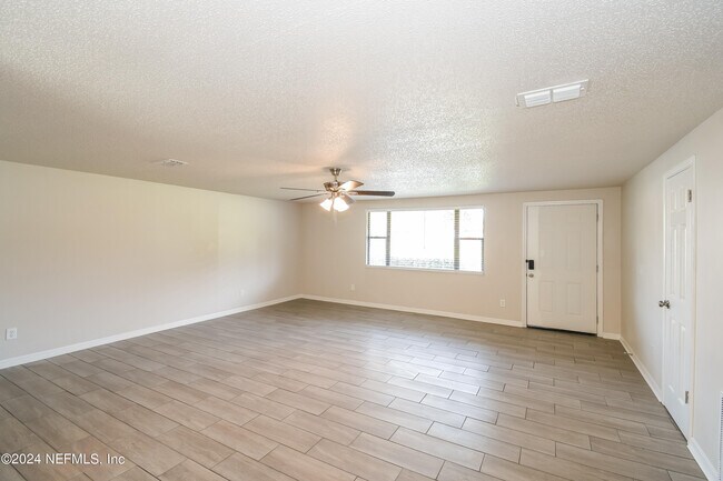 Foto del edificio - 2771 Winchester Ave