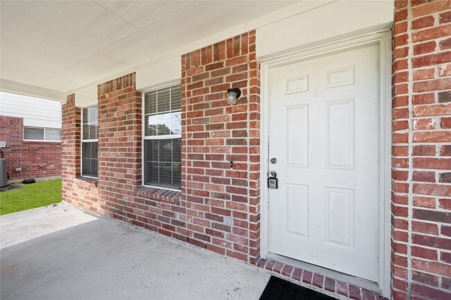 Building Photo - 5019 Woodland Meadows Ln