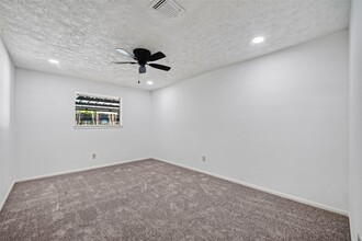 Building Photo - 3910 Chile Dr