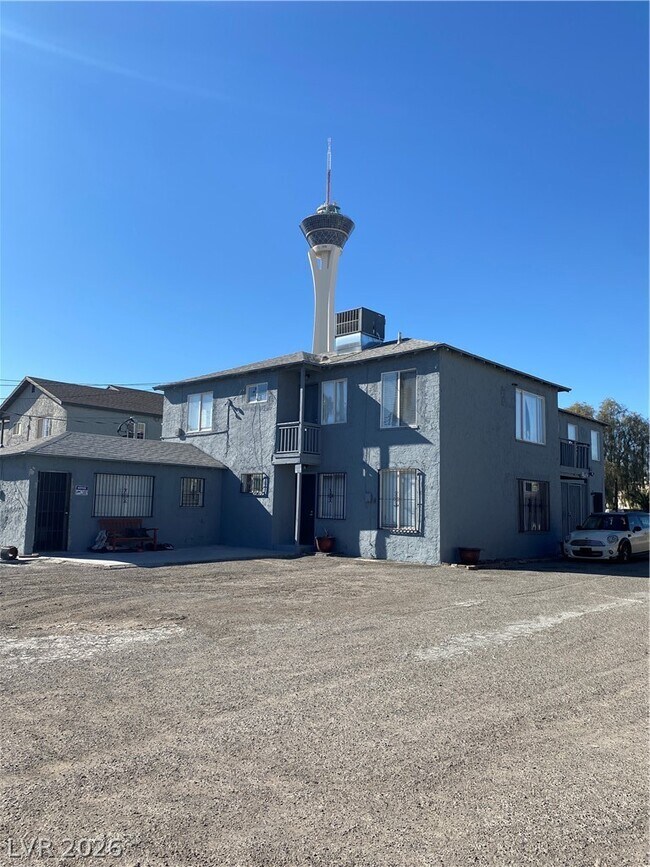 Foto del edificio - 1711 Santa Paula Dr