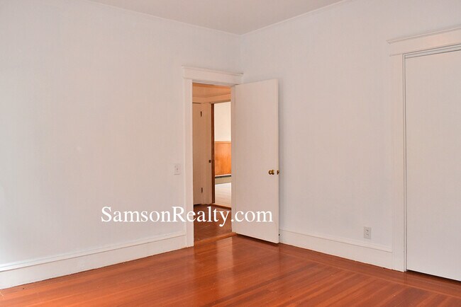 Building Photo - 206 Slater Ave