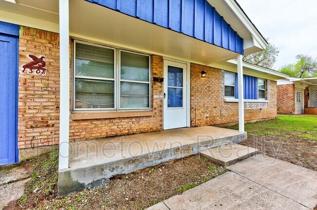 Building Photo - 1308 Mcdonald Dr