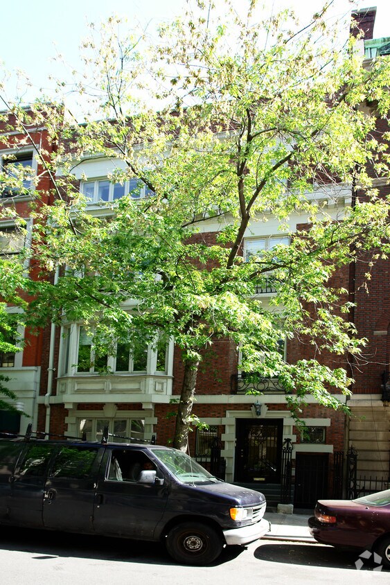 Building Photo - 317 W 92nd St