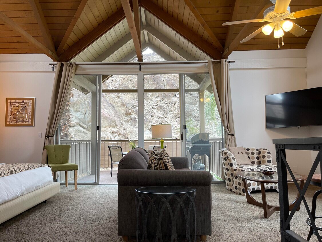 Primary Photo - 46880 Mountain Cove Dr