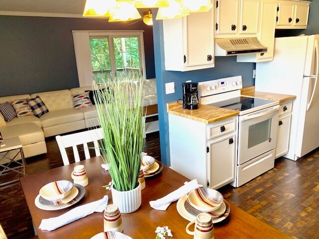 Foto del edificio - 2200 Brookview Ct