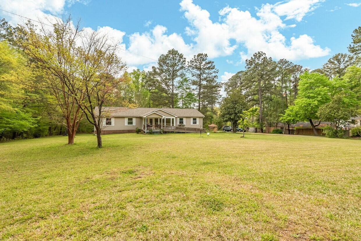Primary Photo - Tranquil Home near Jordan Lake!