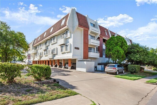 Foto del edificio - 3115 Helms St