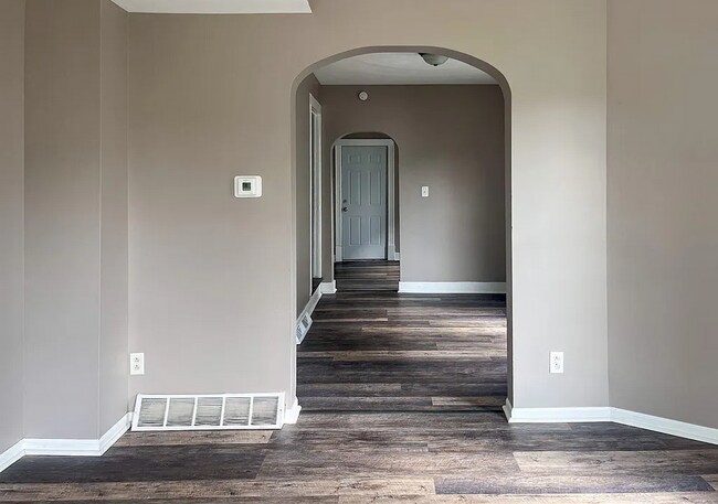 Foto del edificio - 7 Earl Ave