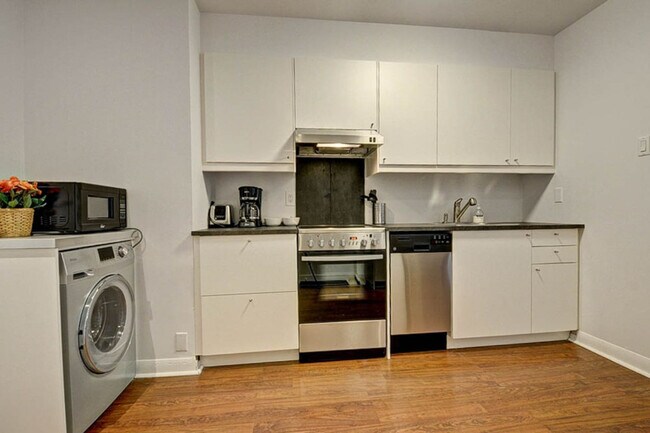 Photo du bâtiment - 1379 Rue Ontario E