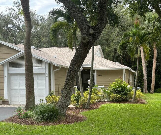 Foto del edificio - 1927 Sixty Oaks Ln
