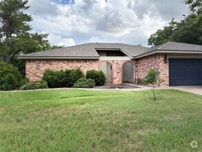 Building Photo - 3225 Westchester Dr