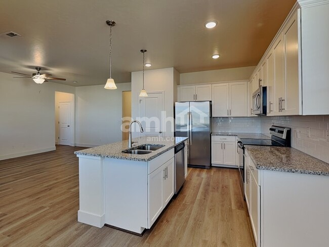 Foto del edificio - 3492 S Bartlett Ave