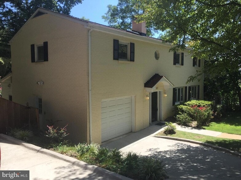 Photo - 2921 S Grant St