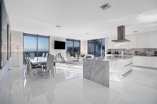 Foto del edificio - 88 SW 7th St