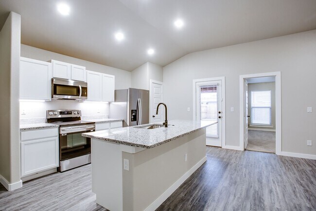 Foto del edificio - Brand New Construction in Cooper District!