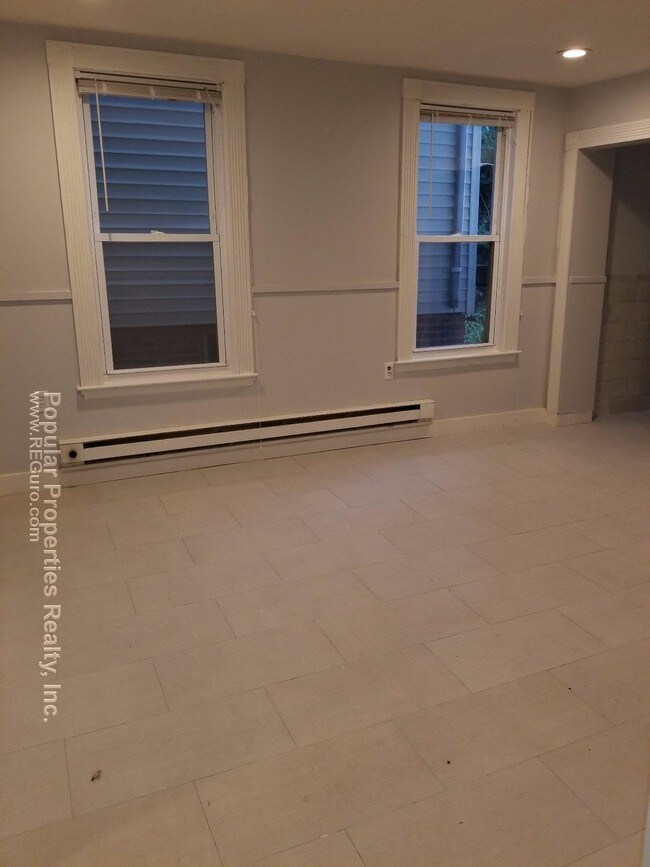 Building Photo - 67 Bellingham St