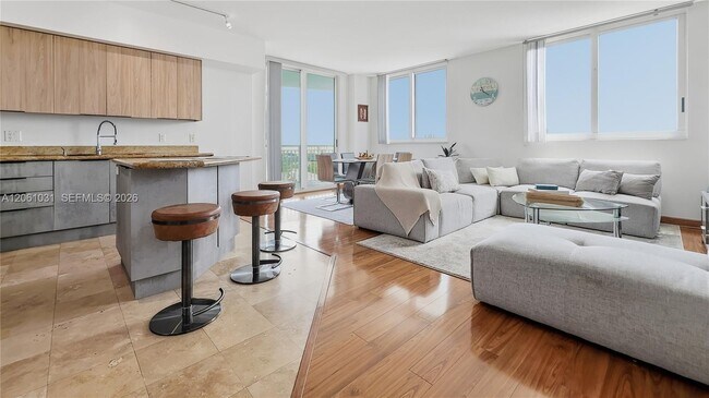 Foto del edificio - 1755 E Hallandale Beach Blvd