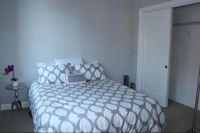 Foto del edificio - 10 Merrymount Rd