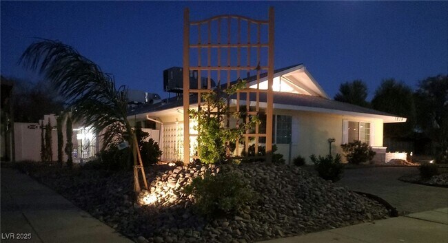 Foto del edificio - 1819 S Beverly Way