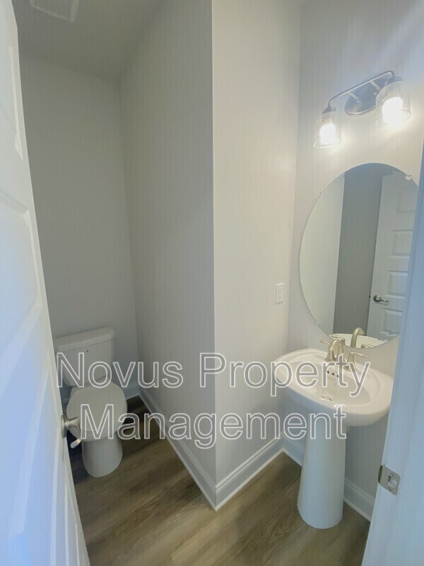 Building Photo - 210 Laney Dr