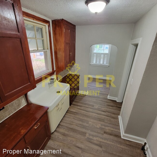 Building Photo - 2 br, 1 bath House - 257 Victor Ave