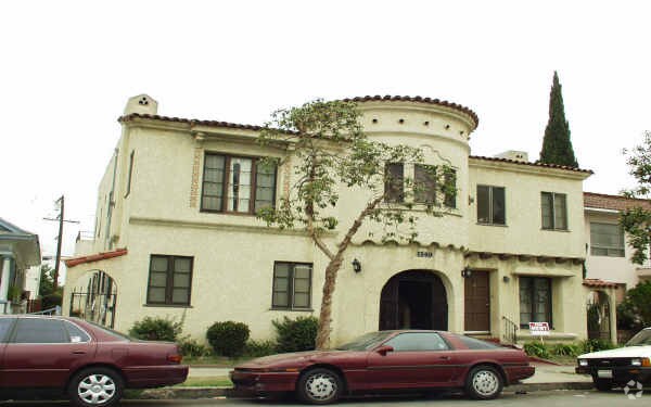 Building Photo - 1149 Cedar Ave