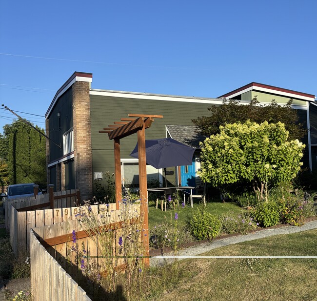 Exterior view from Gladstone - 704 Gladstone St