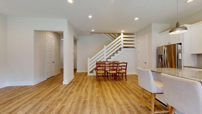 Foto del edificio - Owens Crossing Townhome