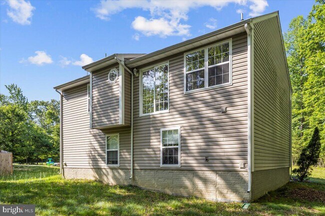 Building Photo - 873 Campers Ln
