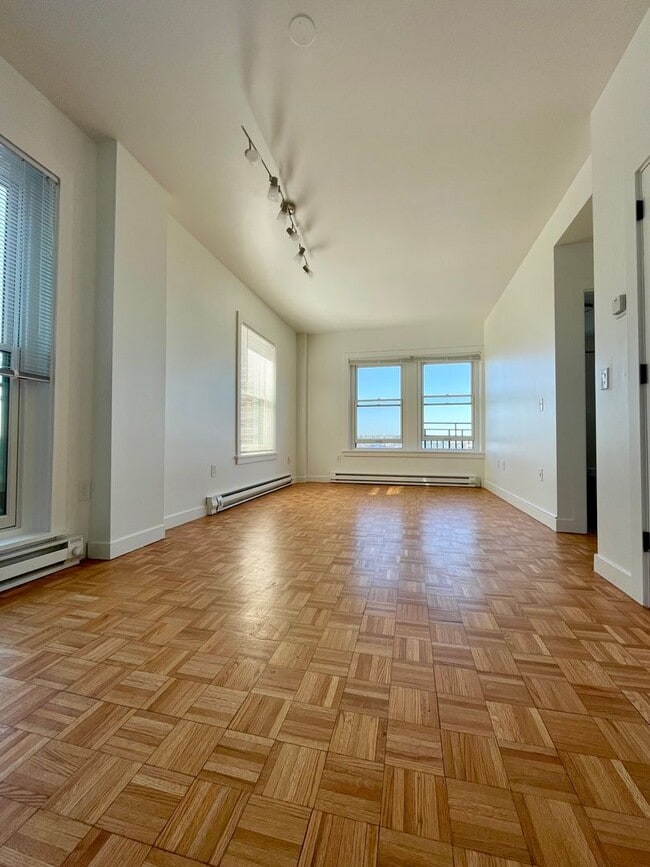 Interior Photo - The Fairmount