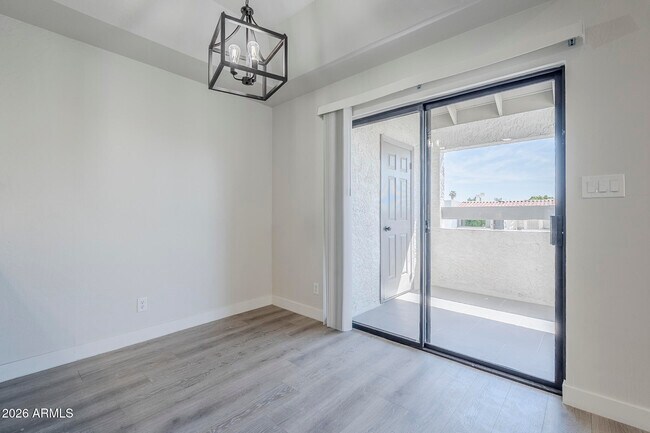 Foto del edificio - 2959 N 68th Pl