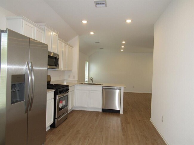 Building Photo - 24011 Forest Dr
