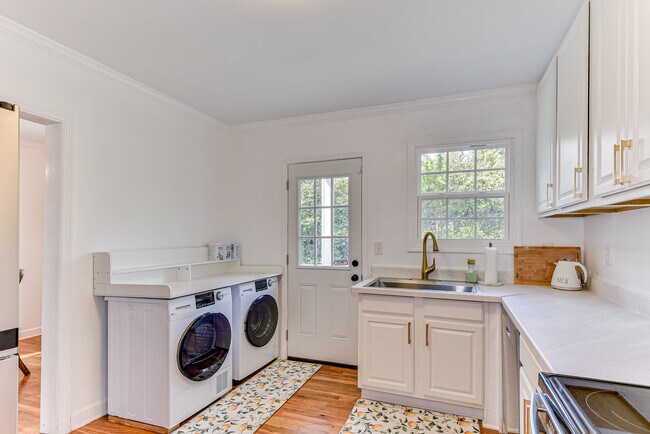 Foto del edificio - 2701 Oakland Ave