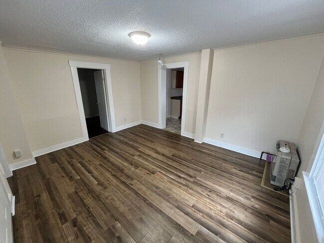 Building Photo - 144 Intervale Ave
