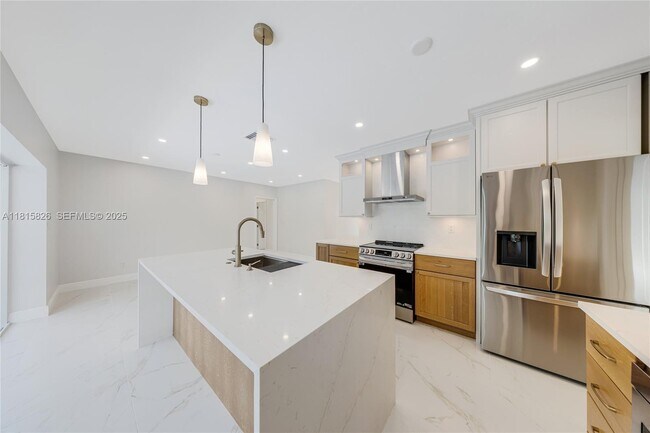 Foto del edificio - 8825 SW 151st St